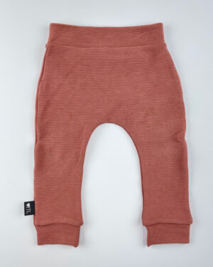 Broekje-Rib-ottoman-roze-klei-TessLiva-handgemaakte-baby-kinderkleding