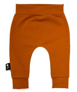Broekje-Cognac-TessLiva-handgemaakte-baby-kinderkleding