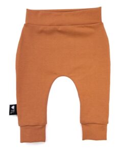 Broekje-Autumn-peach-TessLiva-handgemaakte-baby-kinderkleding