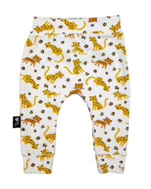 Broekje-Panther-ecru-TessLiva-handgemaakte-baby-kinderkleding