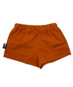 Short-Cognac-TessLiva-handgemaakte-baby-kinderkleding