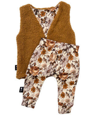 2000000273-Set-broekje-bloemen-bruin-en-gilet-bloemen-bruin-|-camel-(teddy)-TessLiva-handgemaakte-baby-kinderkleding