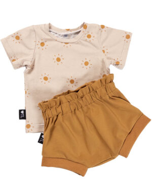 2000000282-set-bloomer-caramel-en-shirt-sunset-sand-tessliva-hangemaakte-baby-kinderkleding