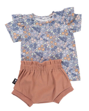 2000000286-set-bloomer-roze-klei-rib-en-shirt-bloemen-lichtblauw-tessliva-hangemaakte-baby-kinderkleding