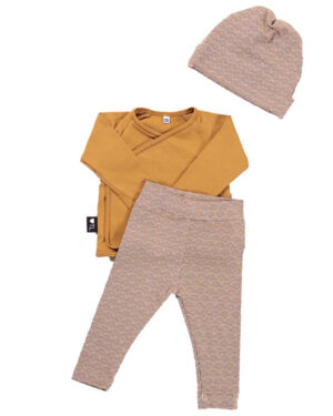 2000000291-set-overslag-shirt-caramel-en-legging-mutsje-caramel-boogjes-tessliva-hangemaakte-baby-kinderkleding
