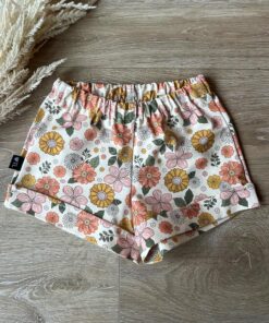 Short bloemen gebroken wit
