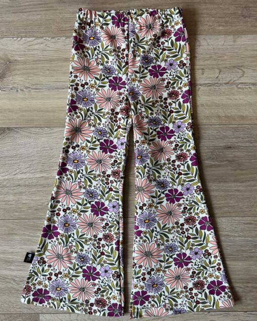 Flared pants grote bloemen paars