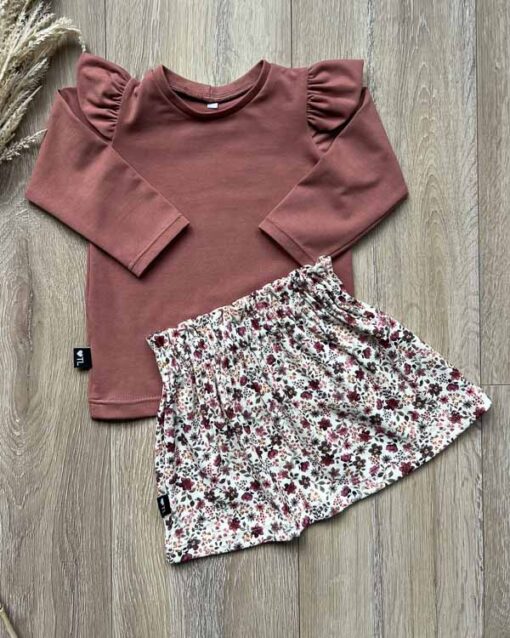 Set paperbag skirt bloemen off white (fijne rib) en longsleeve roze klei