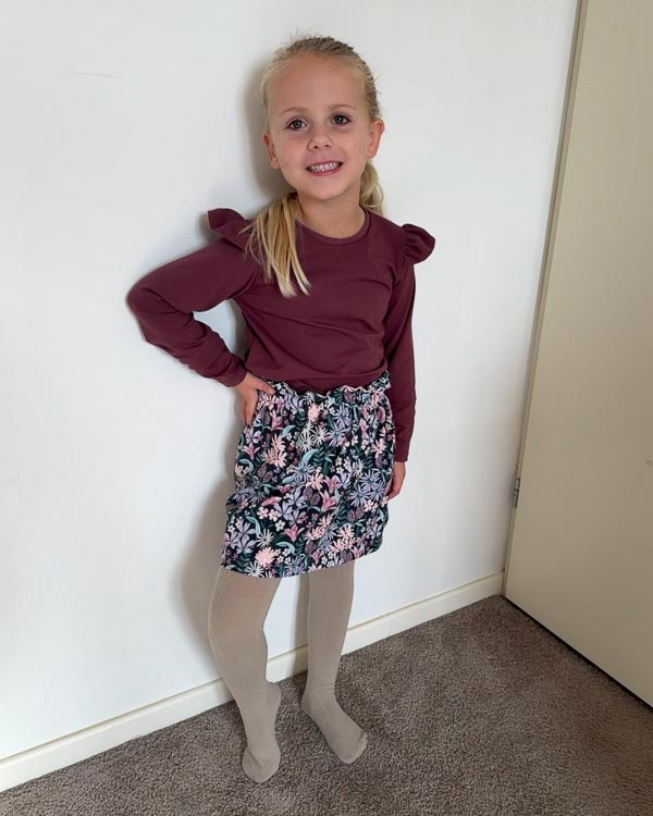 Paperbag skirt digital flowers navy 2 Paperbag skirt digital flowers navy - Afbeelding 2