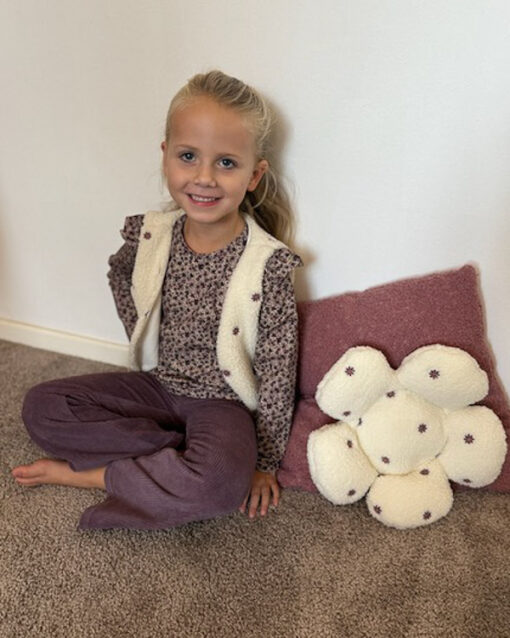 Set flared pants oud mauve (brede rib), longsleeve bloemen oud mauve en gilet bloemen ecru (teddy)